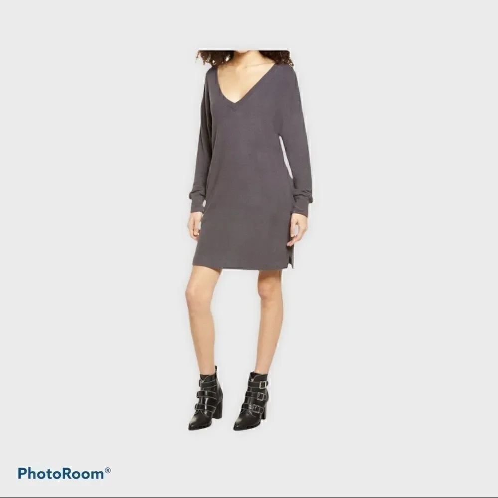 Women’s Socialite double V long sleeve knit dress